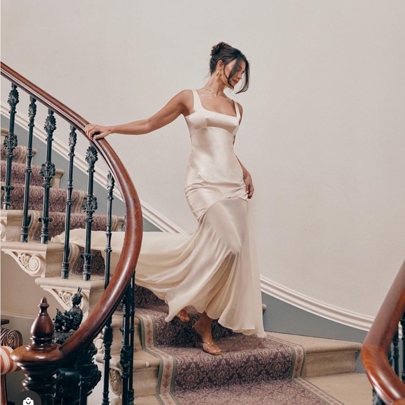 House of CB Dresses & Skirts - HOUSE‎ OF CB 'Vittoria' Champagne Chiffon Floor Length Gown NWOT size M $399